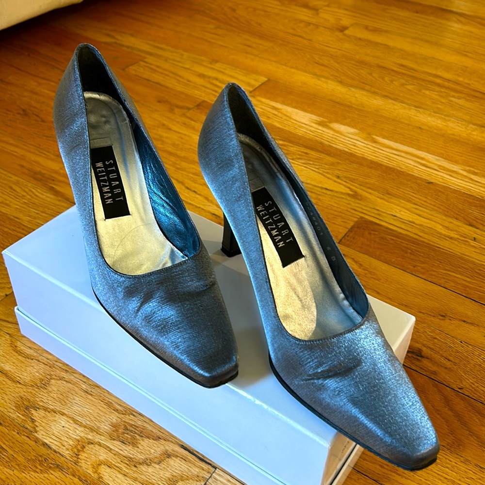 Stuart Weitzman silver fabric dress shoes